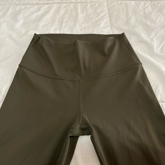 Lululemon olive green leggings like new - Picture 3 of 3